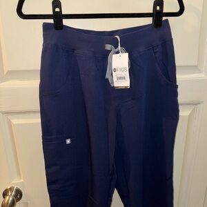 Figs Kade Cargo Bottoms in Navy